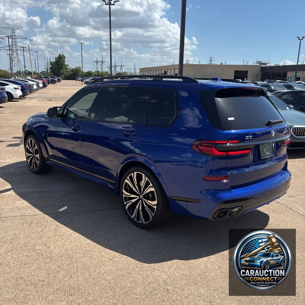 2024 BMW X7 M60i