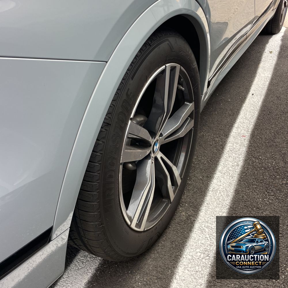 2025 BMW X7 M60i