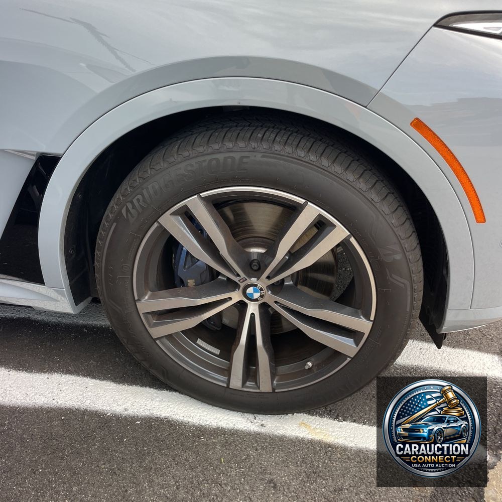 2025 BMW X7 M60i