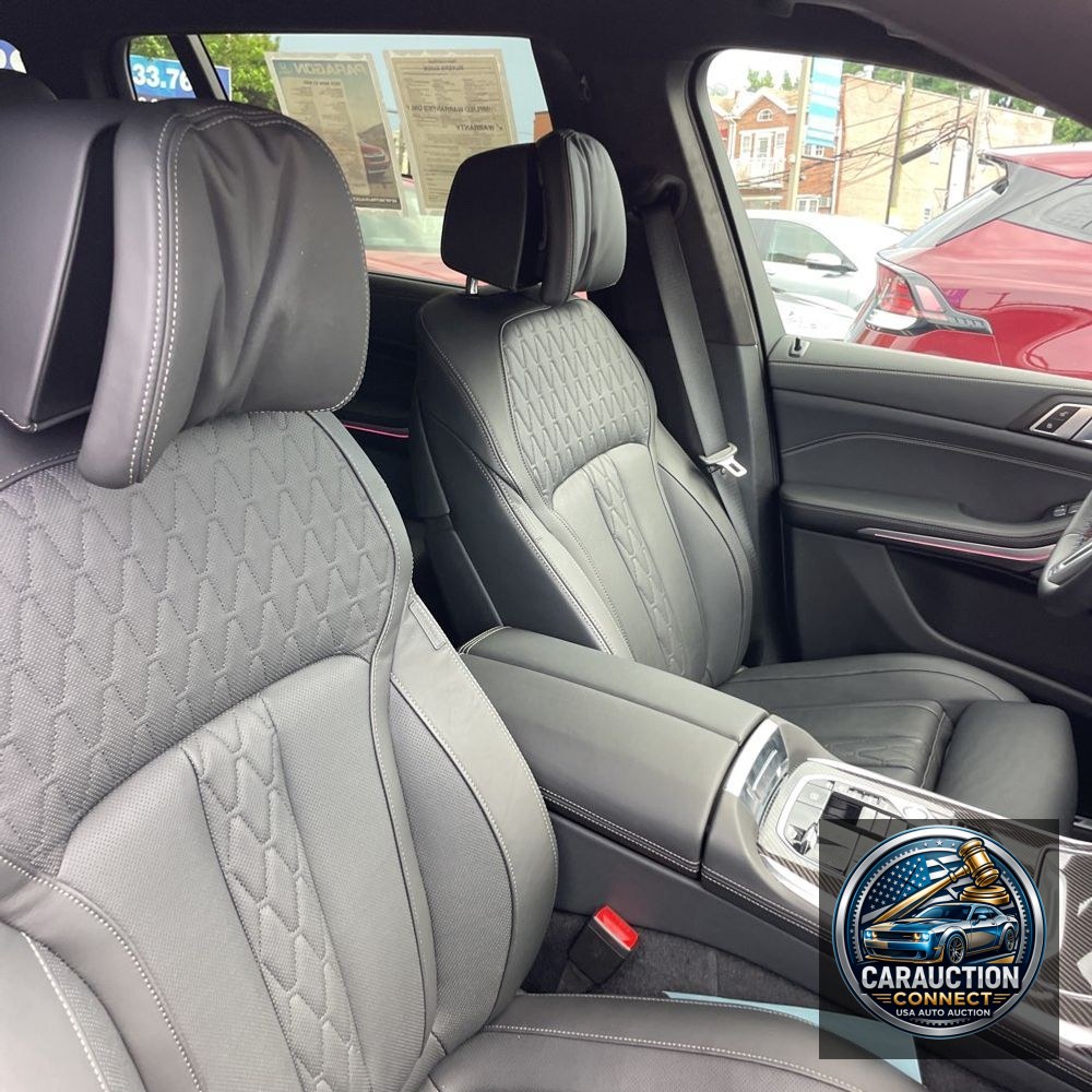 2025 BMW X7 M60i