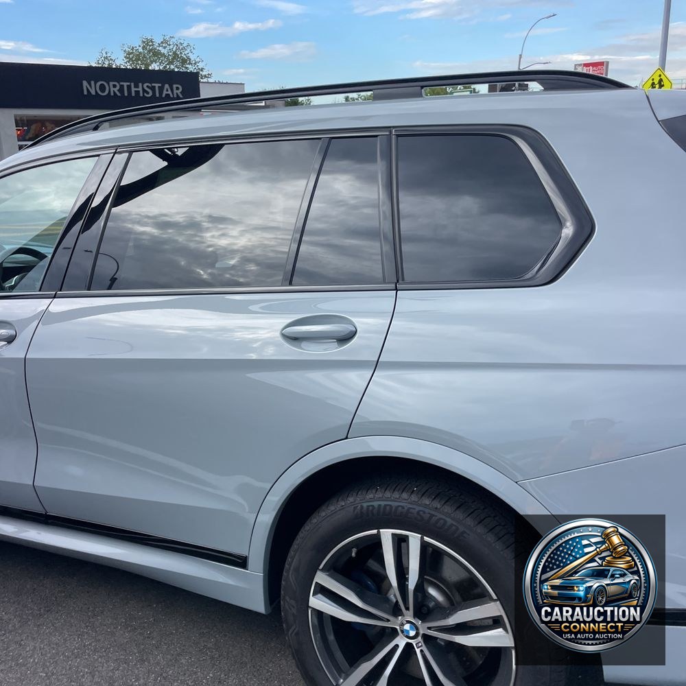 2025 BMW X7 M60i