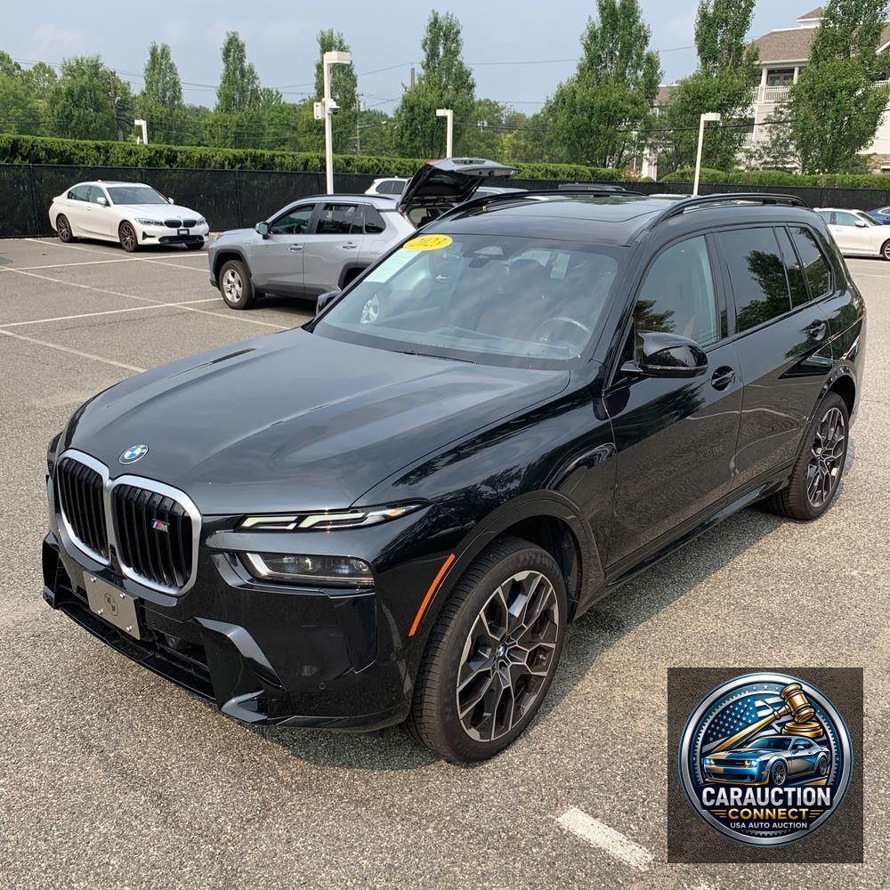 2023 BMW X7 M60i
