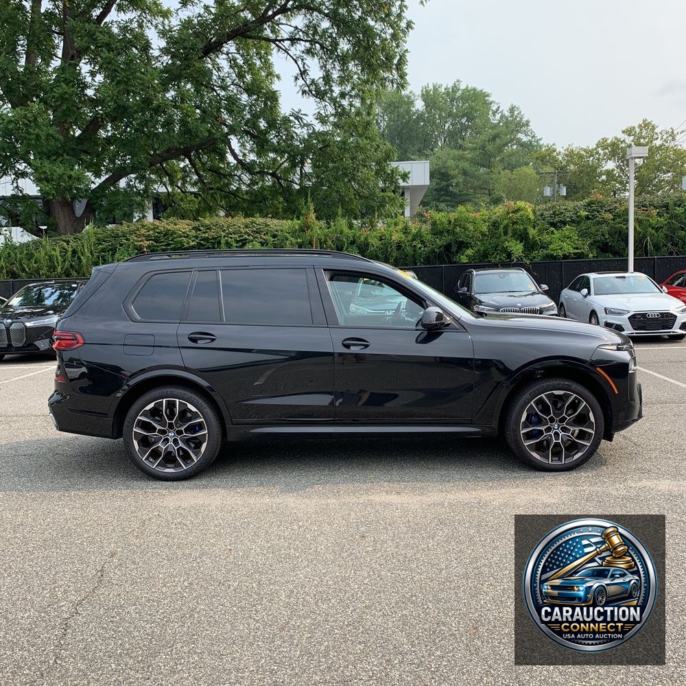 2023 BMW X7 M60i