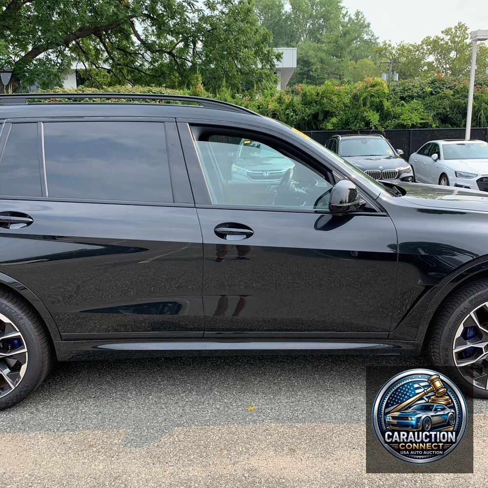 2023 BMW X7 M60i