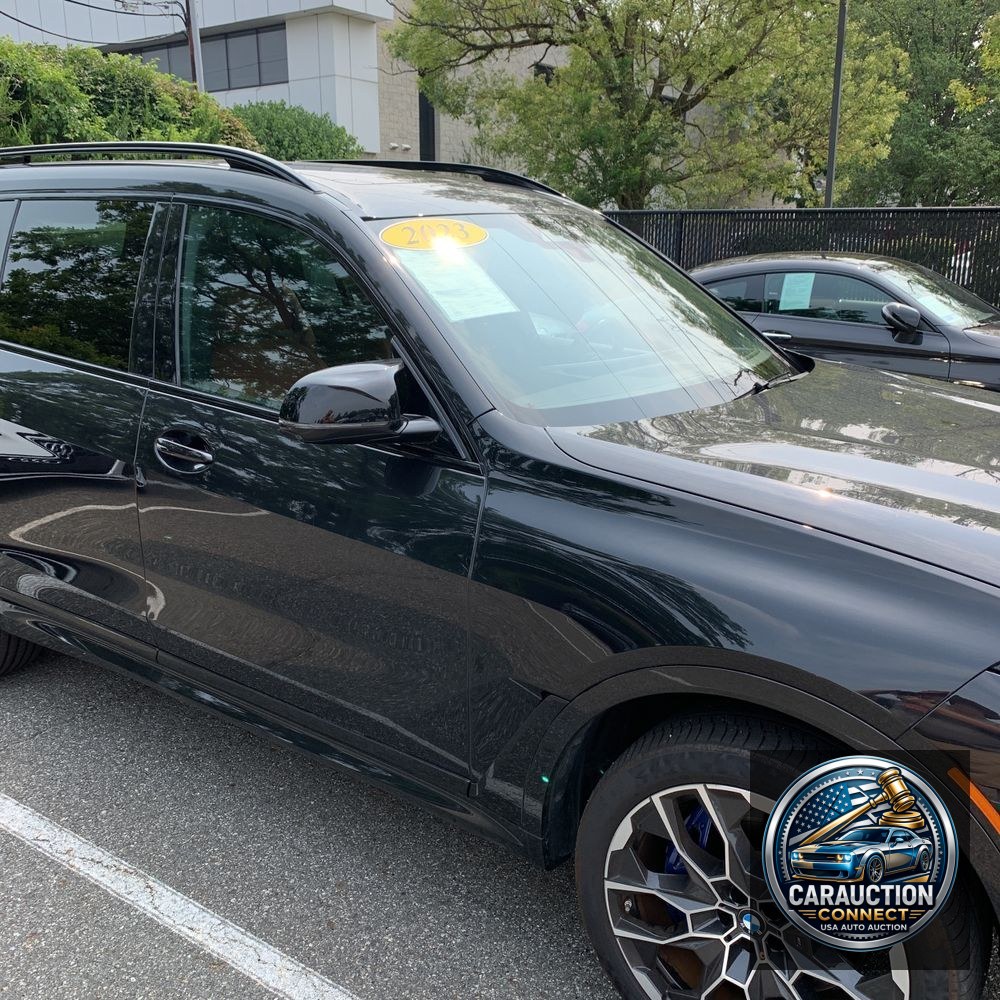 2023 BMW X7 M60i