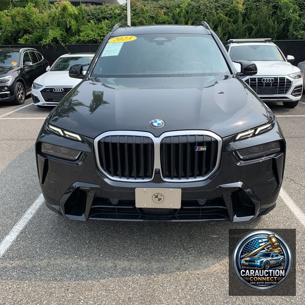 2023 BMW X7 M60i