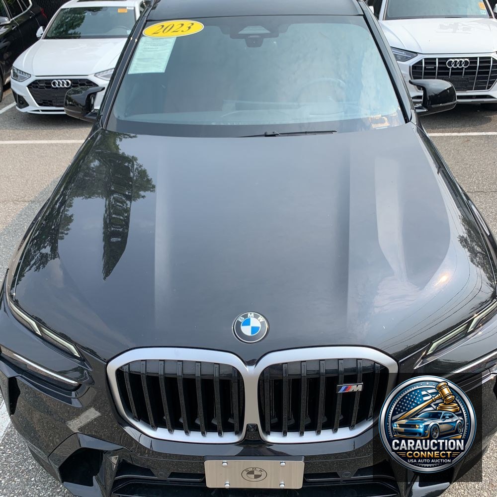 2023 BMW X7 M60i