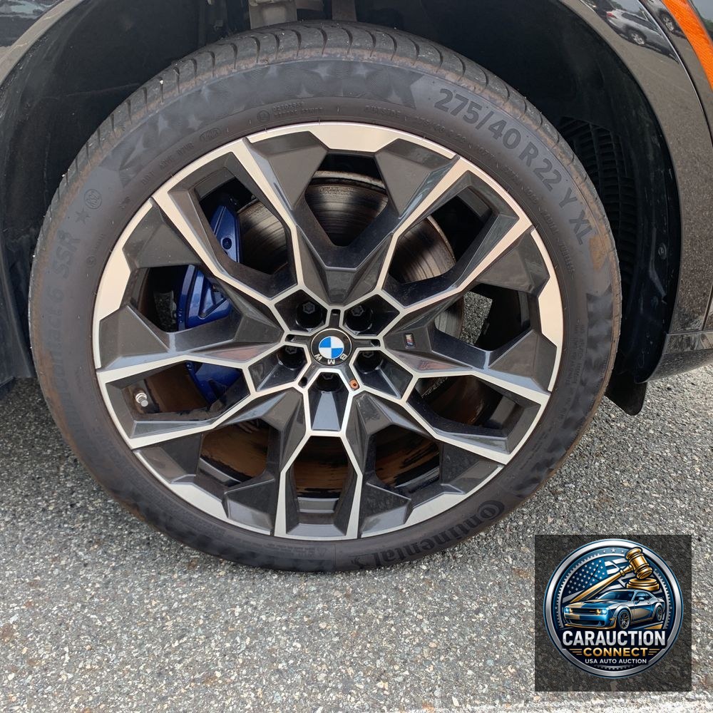 2023 BMW X7 M60i