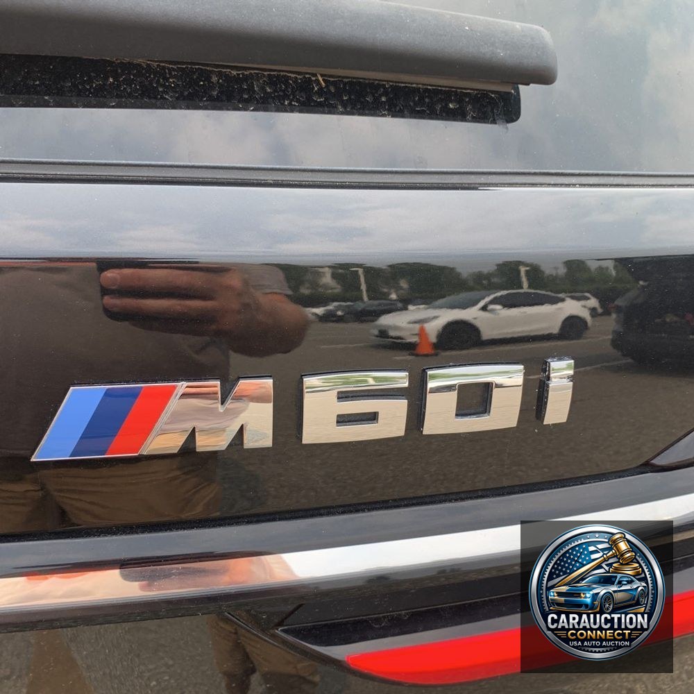 2023 BMW X7 M60i