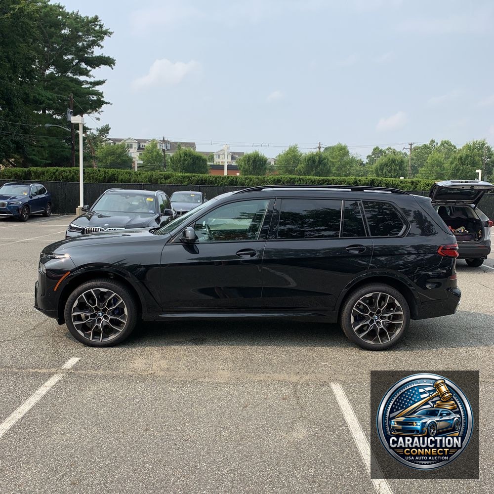 2023 BMW X7 M60i