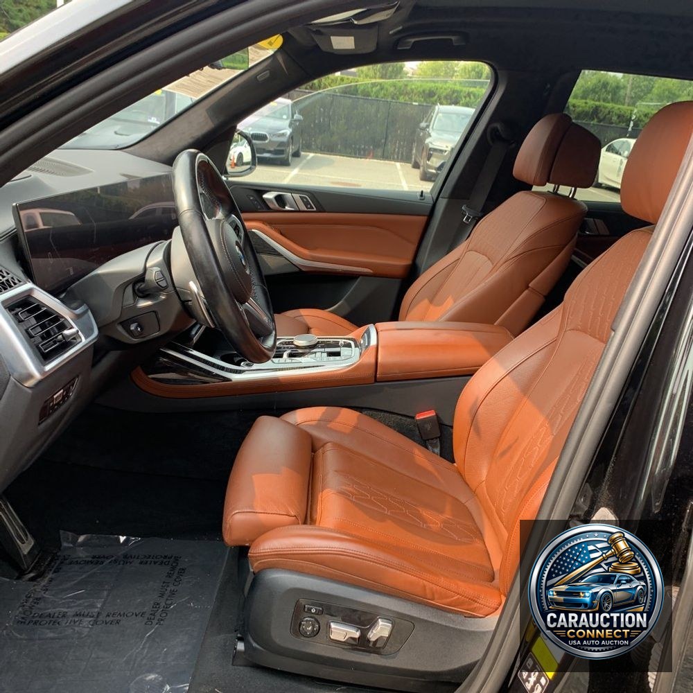 2023 BMW X7 M60i