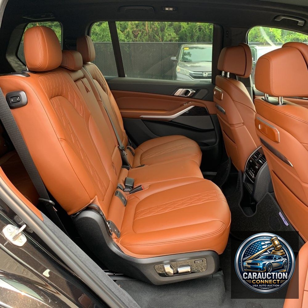 2023 BMW X7 M60i