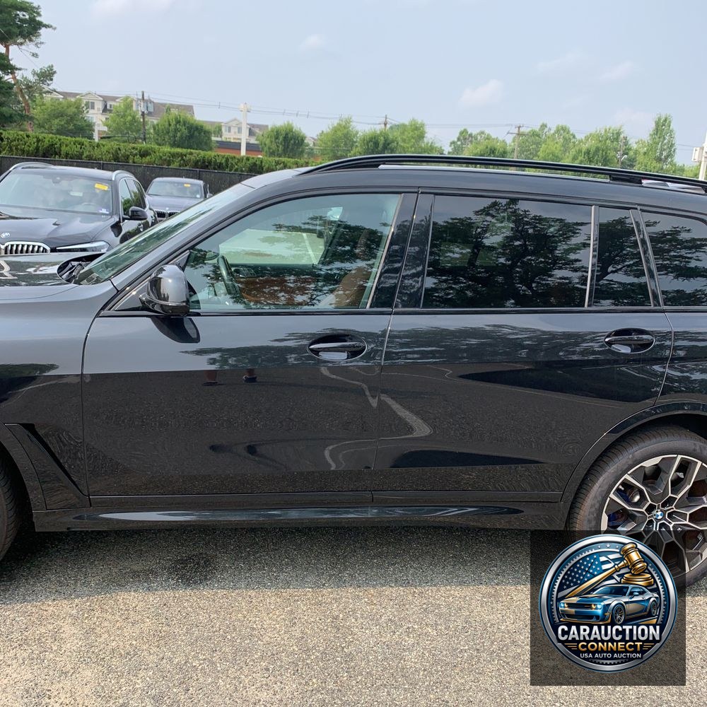 2023 BMW X7 M60i