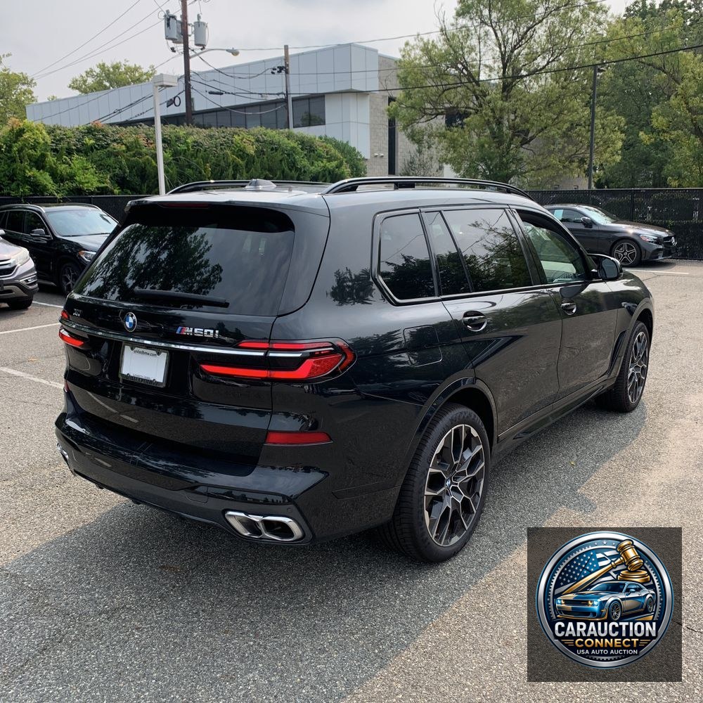 2023 BMW X7 M60i