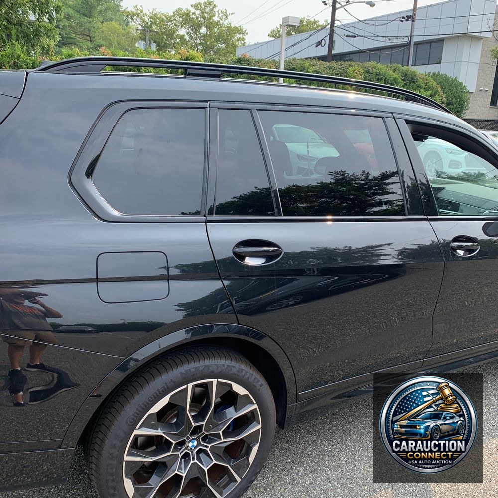 2023 BMW X7 M60i