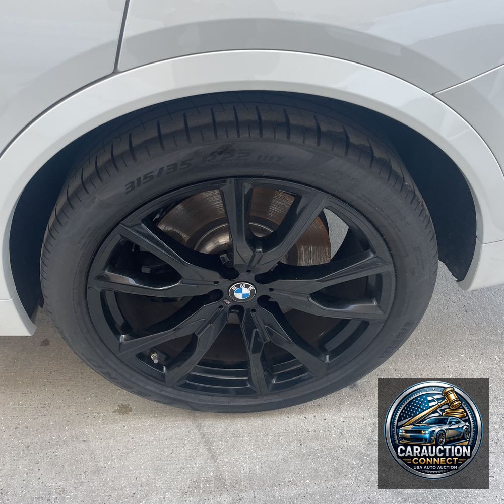 2025 BMW X7 M60i