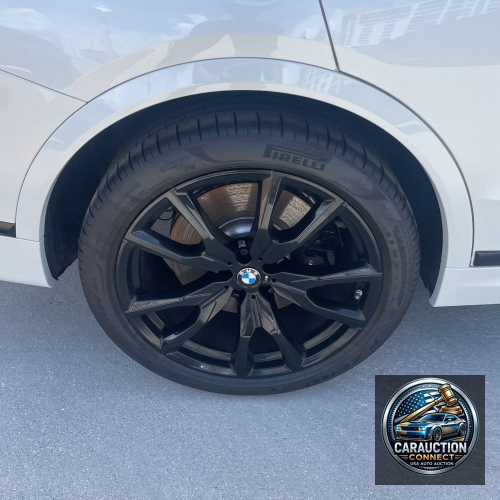 2025 BMW X7 M60i