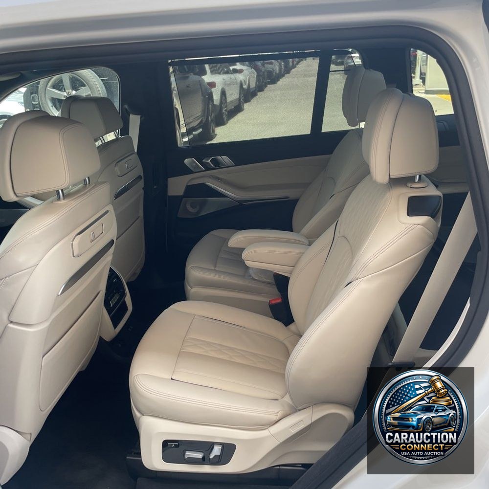 2025 BMW X7 M60i