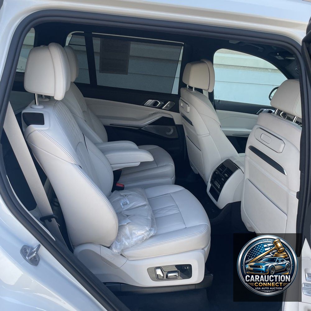 2025 BMW X7 M60i