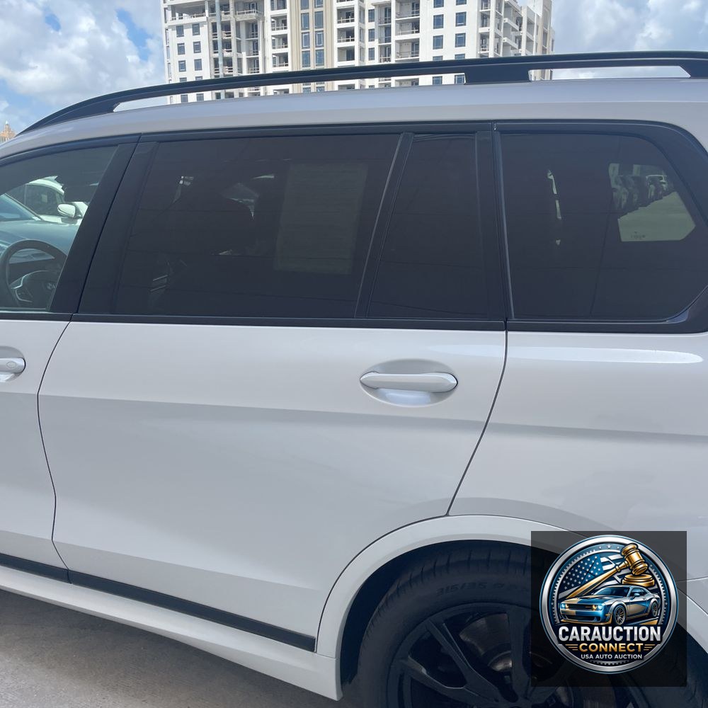2025 BMW X7 M60i