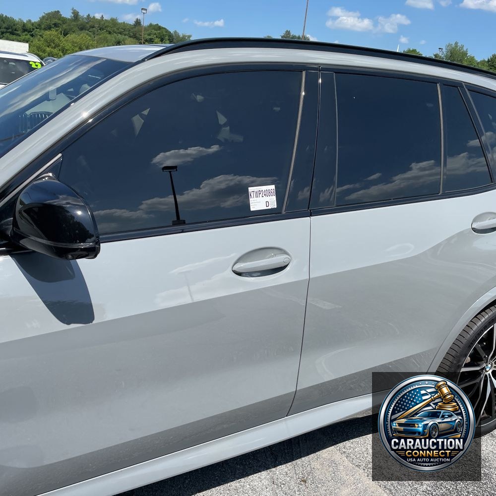 2024 BMW X5 M60i