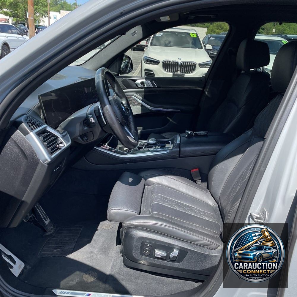2024 BMW X5 M60i