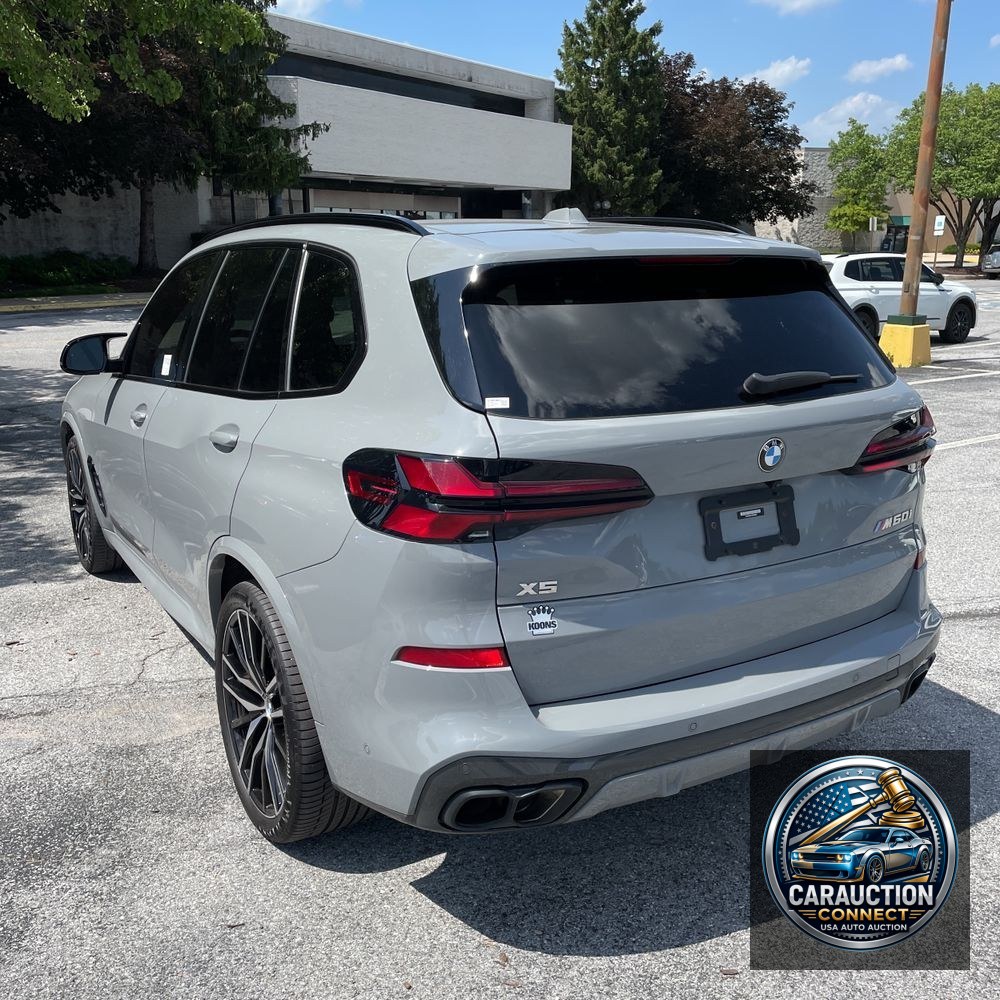 2024 BMW X5 M60i