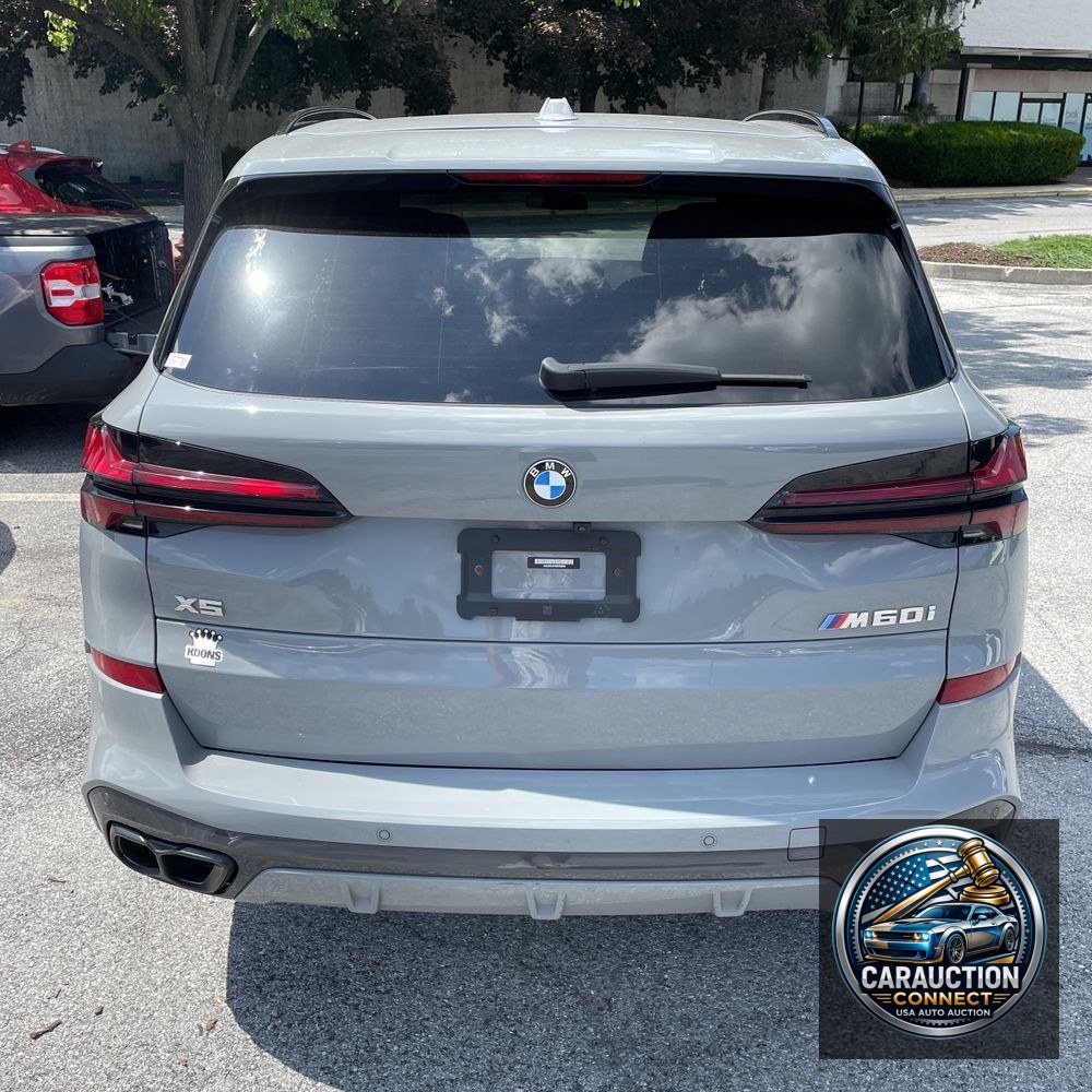 2024 BMW X5 M60i