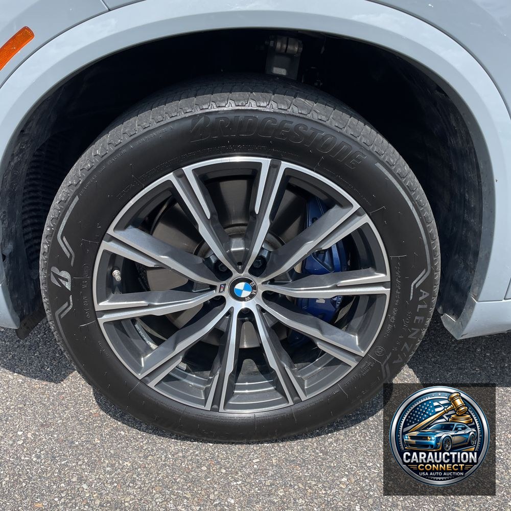 2024 BMW X5 M60i