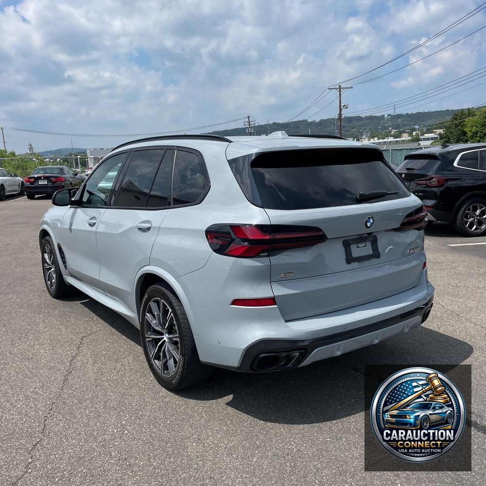 2024 BMW X5 M60i