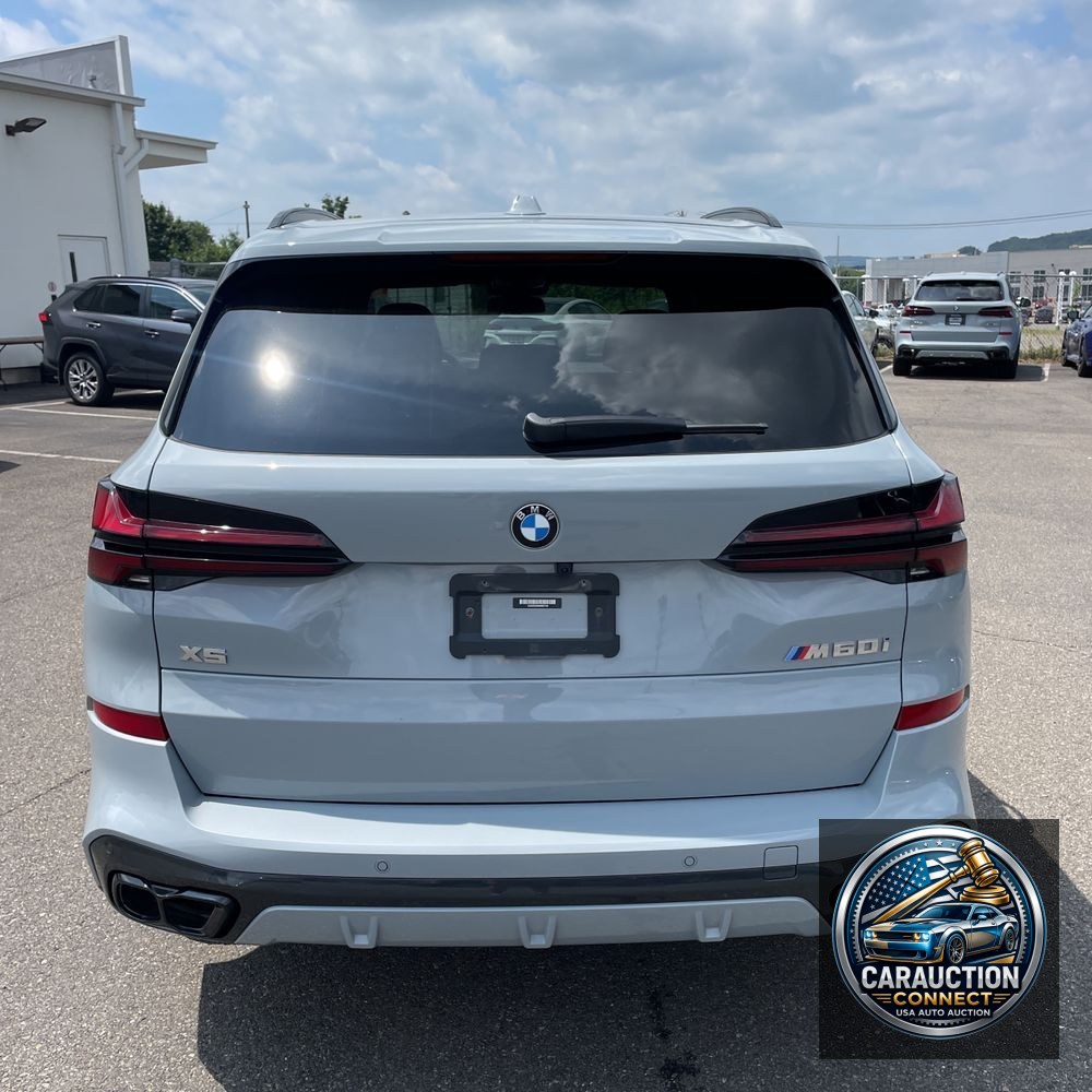 2024 BMW X5 M60i