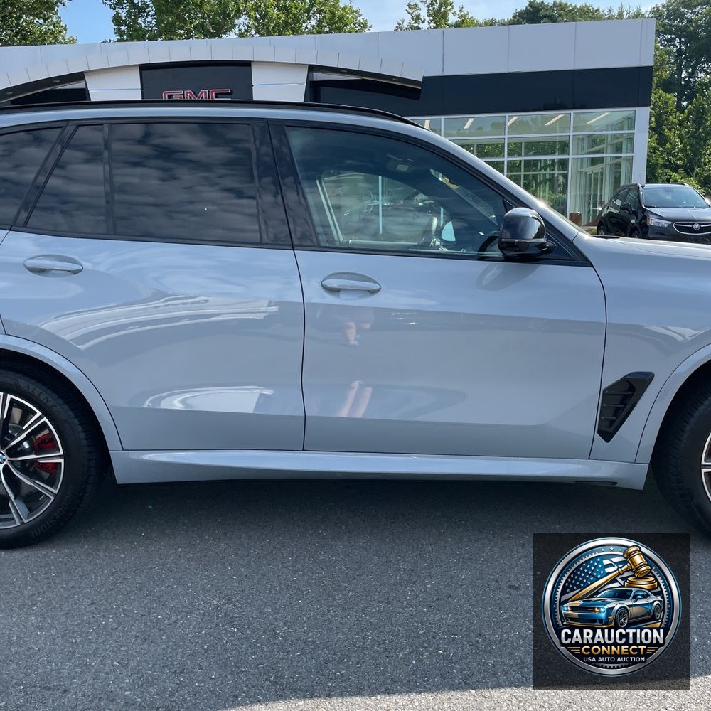 2025 BMW X5 M60i
