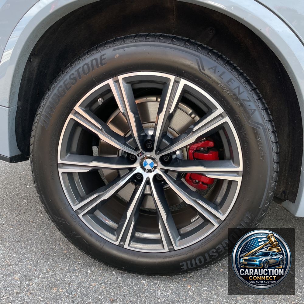 2025 BMW X5 M60i