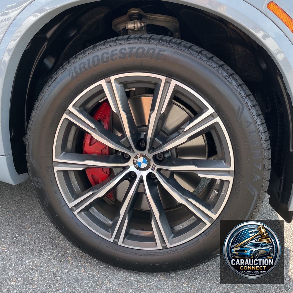 2025 BMW X5 M60i