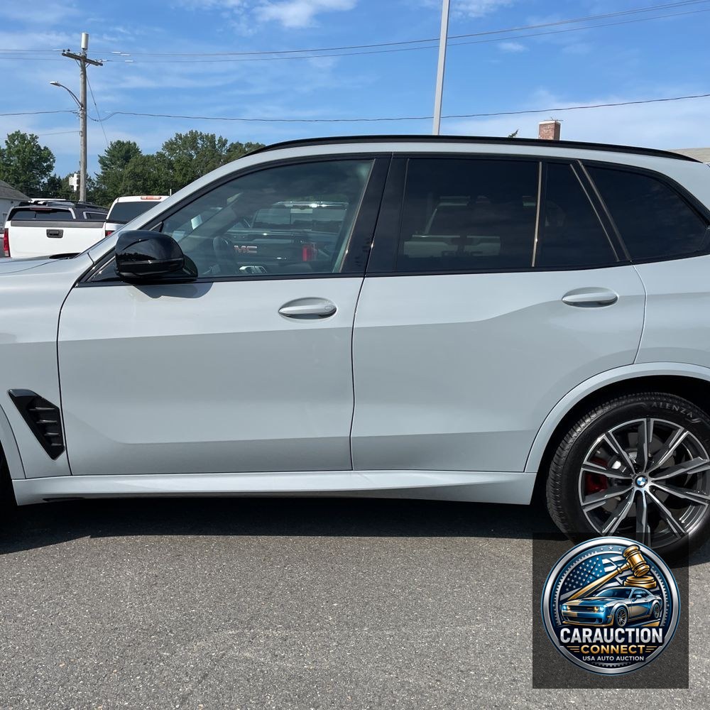 2025 BMW X5 M60i