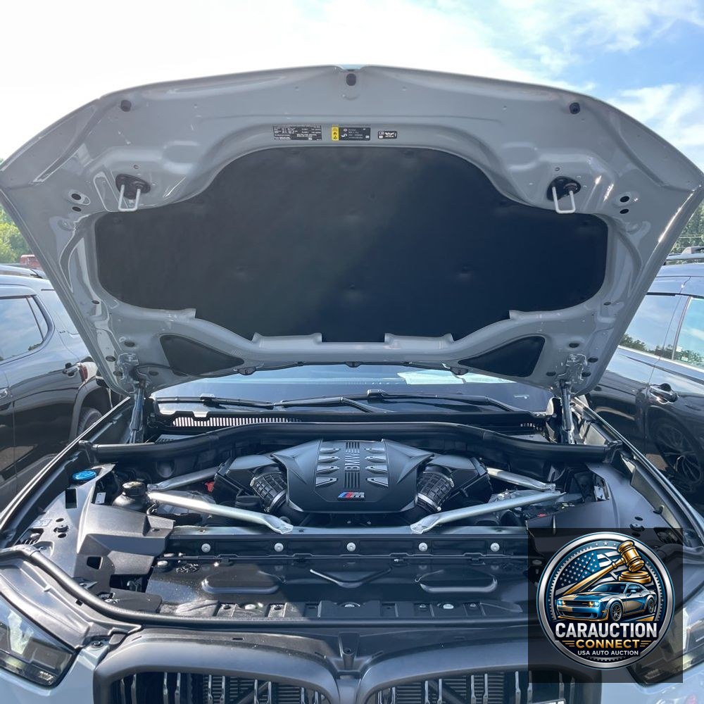 2025 BMW X5 M60i