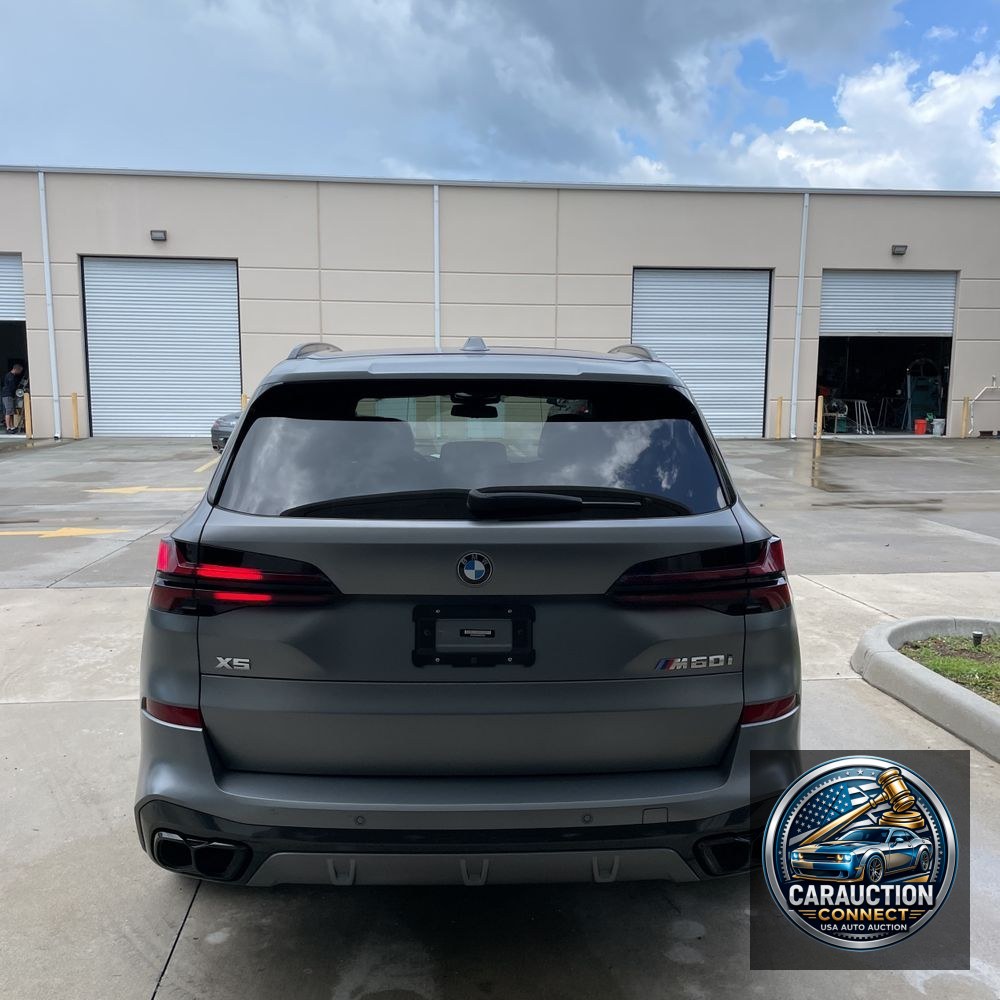 2024 BMW X5 M60i