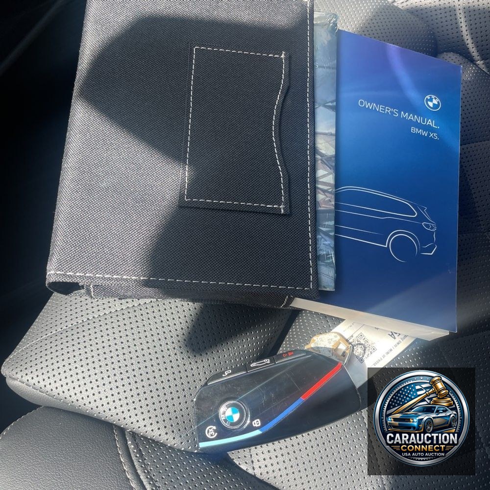 2025 BMW X5 M60i