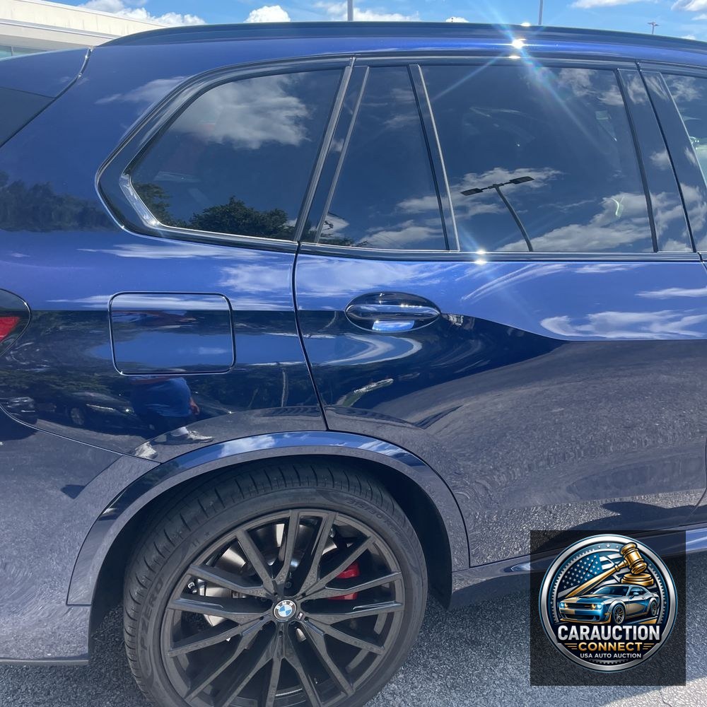 2025 BMW X5 M60i