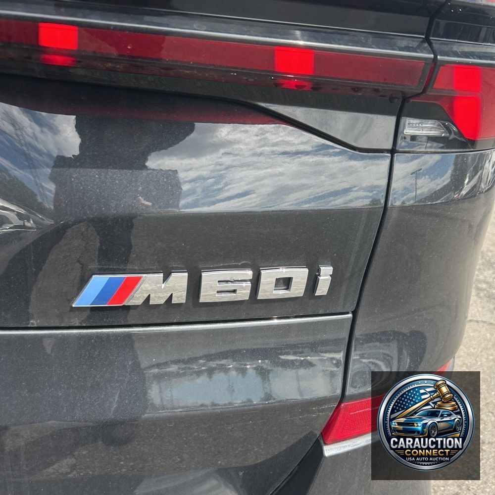 2024 BMW X5 M60i