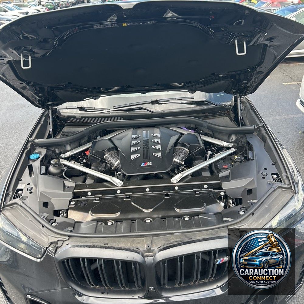 2024 BMW X5 M60i