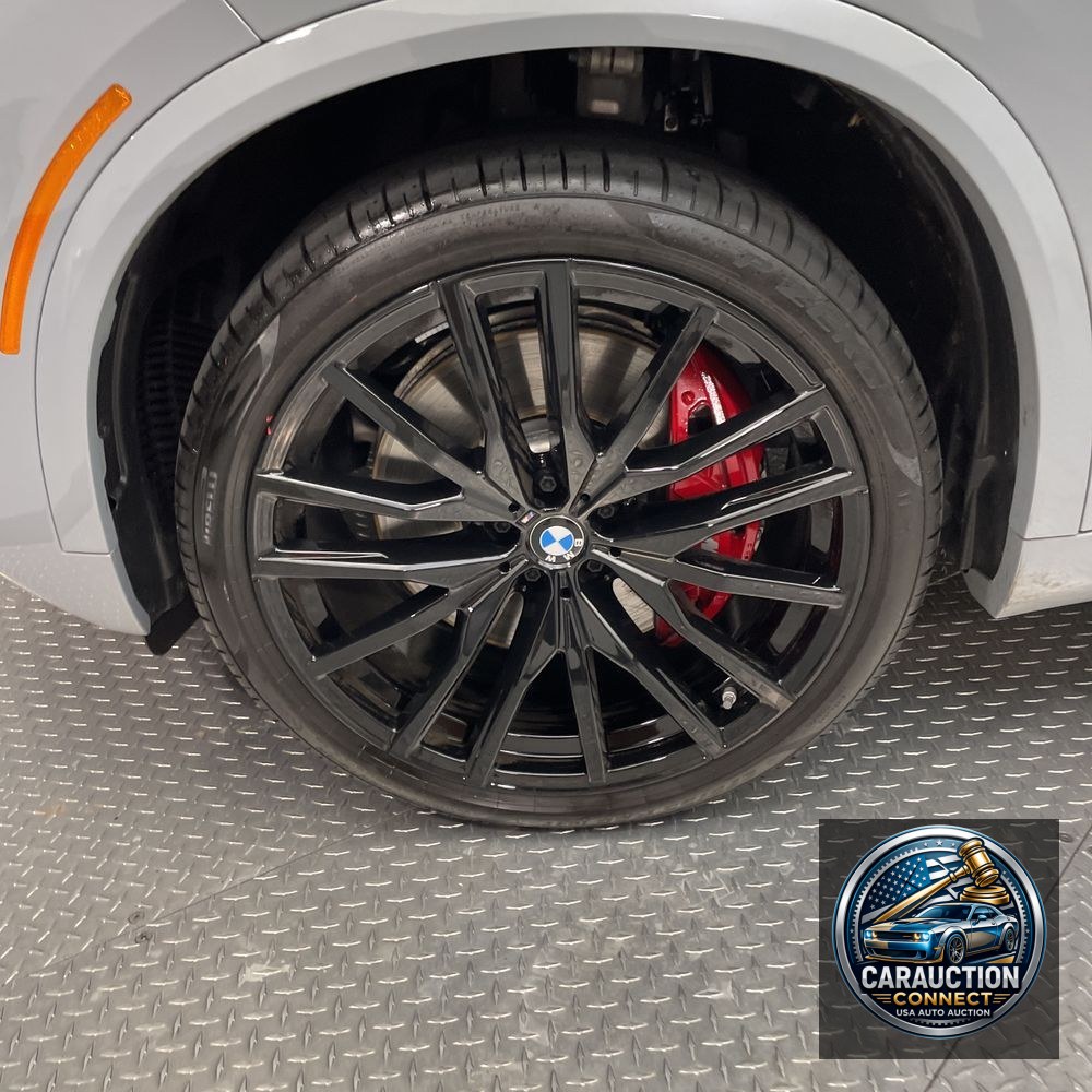 2025 BMW X5 M60i