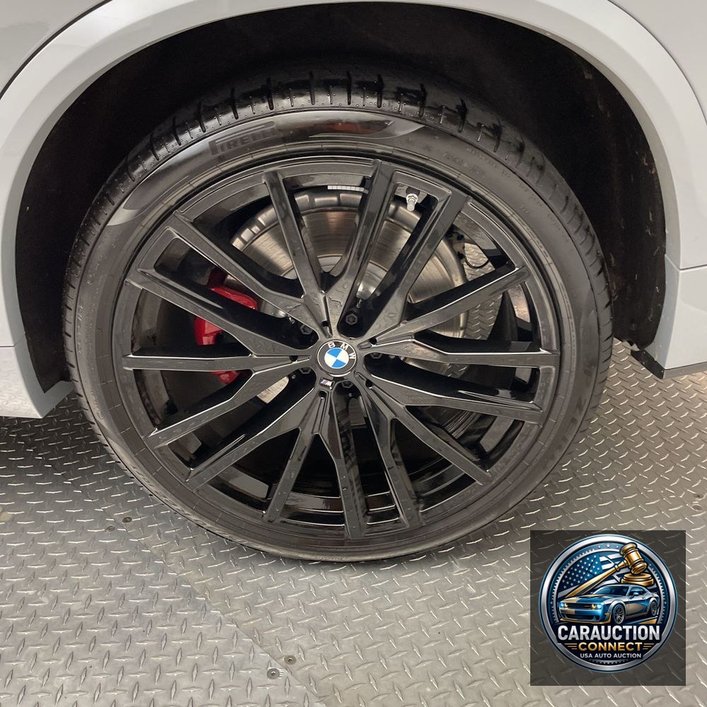 2025 BMW X5 M60i