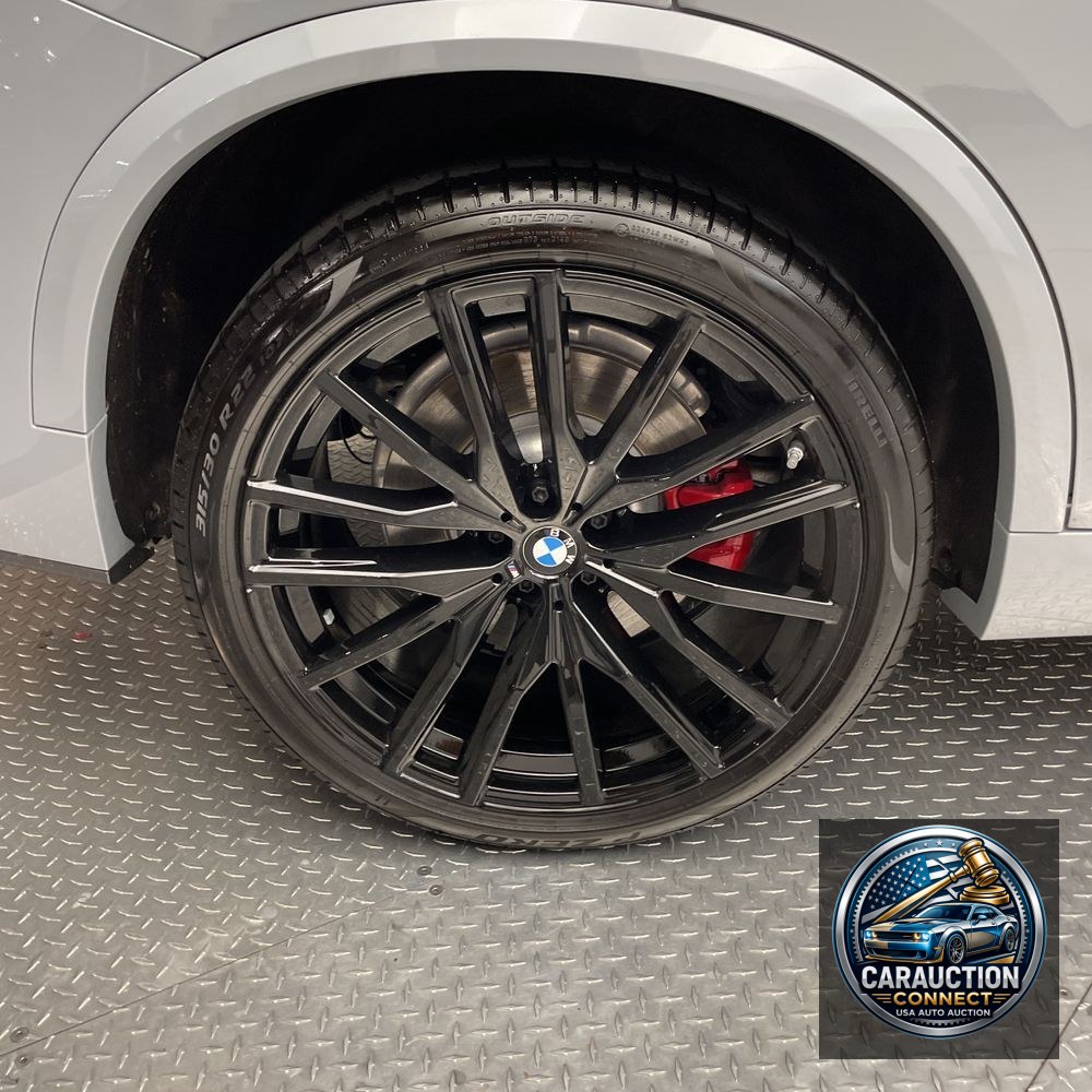 2025 BMW X5 M60i