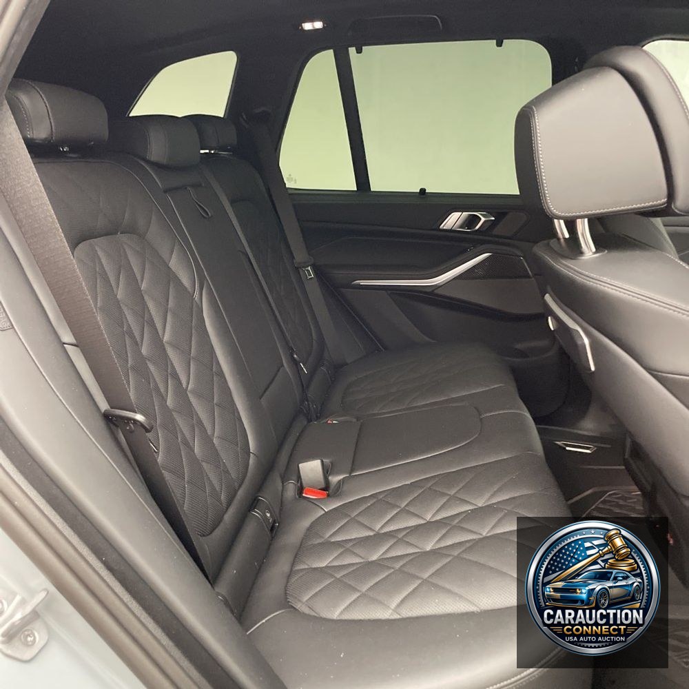 2025 BMW X5 M60i