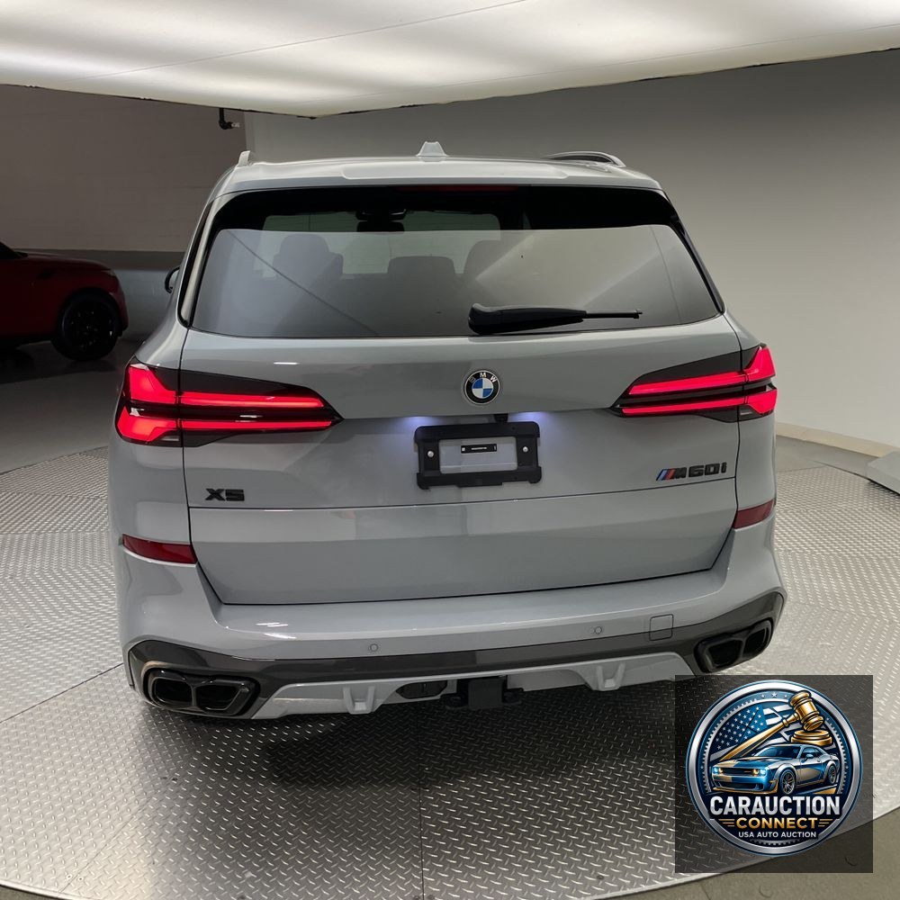 2025 BMW X5 M60i