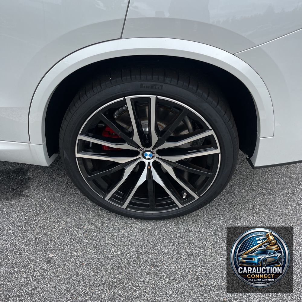 2025 BMW X5 M60i