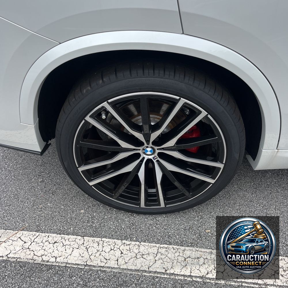 2025 BMW X5 M60i