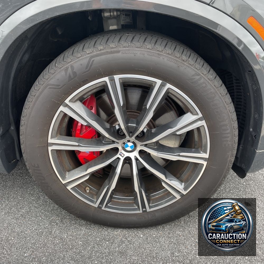 2025 BMW X5 M60i