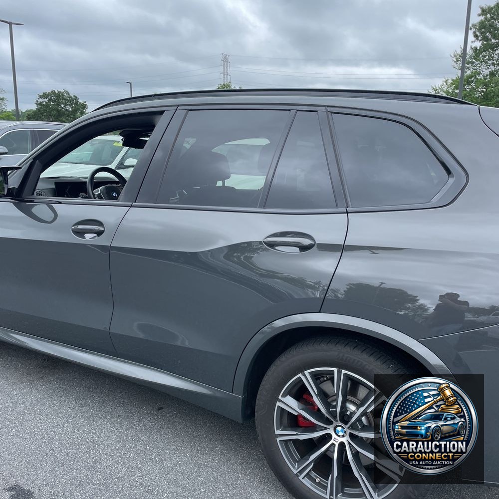 2025 BMW X5 M60i